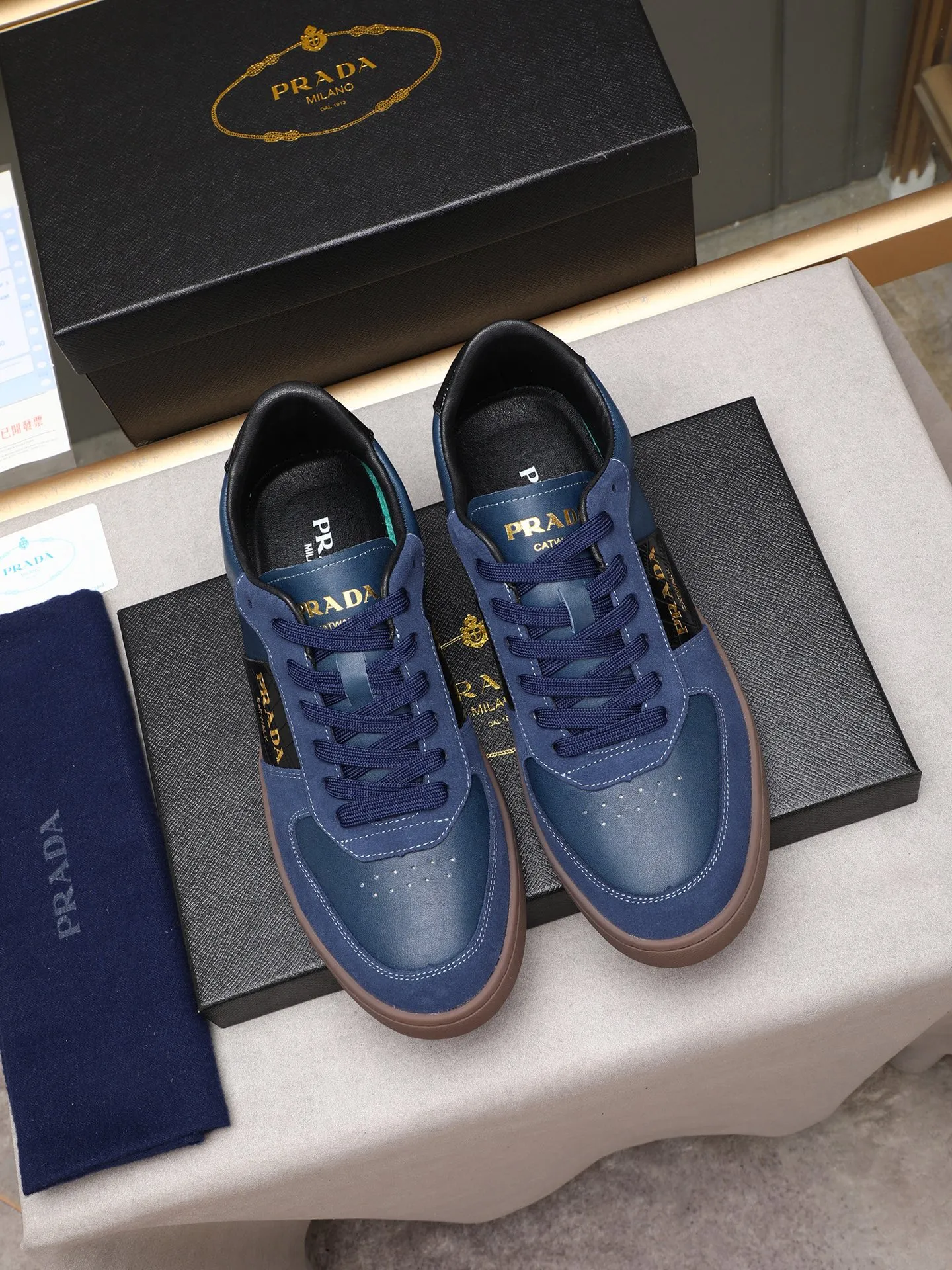 Men's shoes💰420💰 Brand: PRADA (Prada) Standard code: Men's code 38–44 (45 can be customized) Material: Original cowhide, breathable sheep lining Special outsole Style category: Men's fashionable casual sneakers Low-key luxury! Color: actual picture color